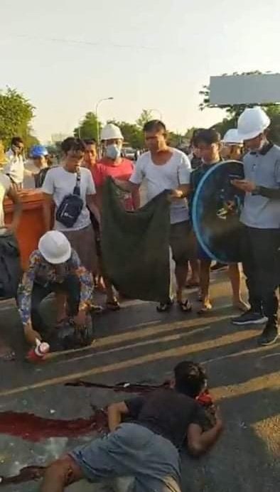 <a href="/maytoekhine/">May Toe Khine</a> <a href="/DNoe9/">DNoe</a> A protester is shot into dead by Junta's terrorists ( killed by machine guns but it still  cant be confirmed) in North Okkalapa around 5:10 PM today. 
TW// Blood 
#WhatsHappeningInMyanmar 
#Mar3Coup