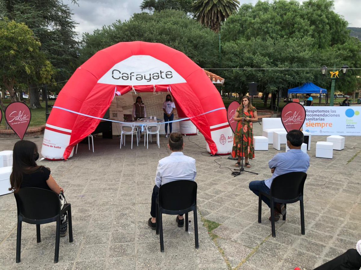 Cafayate3's tweet photo. En la tarde de ayer, en la plaza 20 de Febrero y ante la presencia de autoridades nacionales, provinciales y municipales, se realizó la entrega de equipamiento técnico en el marco del Proyecto Municipios Turísticos Responsables.
#turismoseguro #destinoseguro https://t.co/bHHMnIkOgh