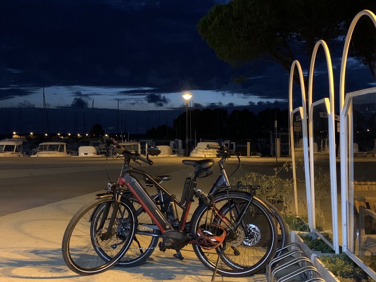 ici_officiel's tweet photo. S'acquitter d'une amende allant Jusqu'à 135€ en ce déplaçant à #vélo c'est possible !
https://t.co/Fc3cqvcDq8 #contravention #amende #coderoute @evandebretagne https://t.co/5FavJAQw2a