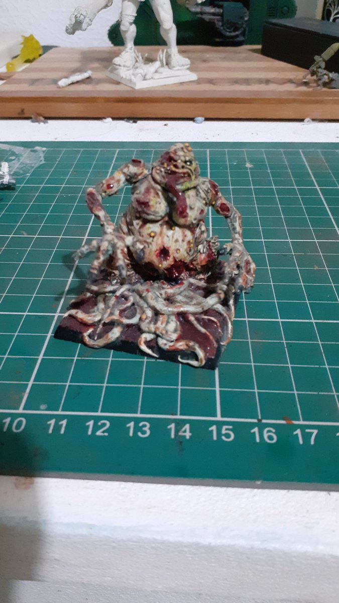 Oldhammer Great Unclean One I painted many many moons ago.

#oldhammer #Gamesworkshop #WarhammerCommunity #warhammer #warhammer40k #warhammer40000 #Nurgle #greatuncleanone #miniaturepainting #citadelminiatures