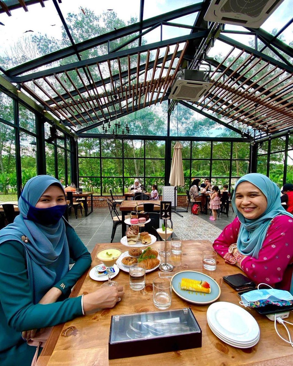 TourismMalaysia's tweet photo. No walls to block your lighting for your Instagram food aesthetic shot!
📍 Gastrohub Restaurant &amp; Cafe, Nilai Negeri Sembilan

📷 https://t.co/bRN70FHdhX
https://t.co/ZIarcI87e8

#MalaysiaTrulyAsia #StaySafe #DreamMalaysia #JomTeghojahNismilan #VisitNegeriSembilan https://t.co/JIPO7lQgnZ