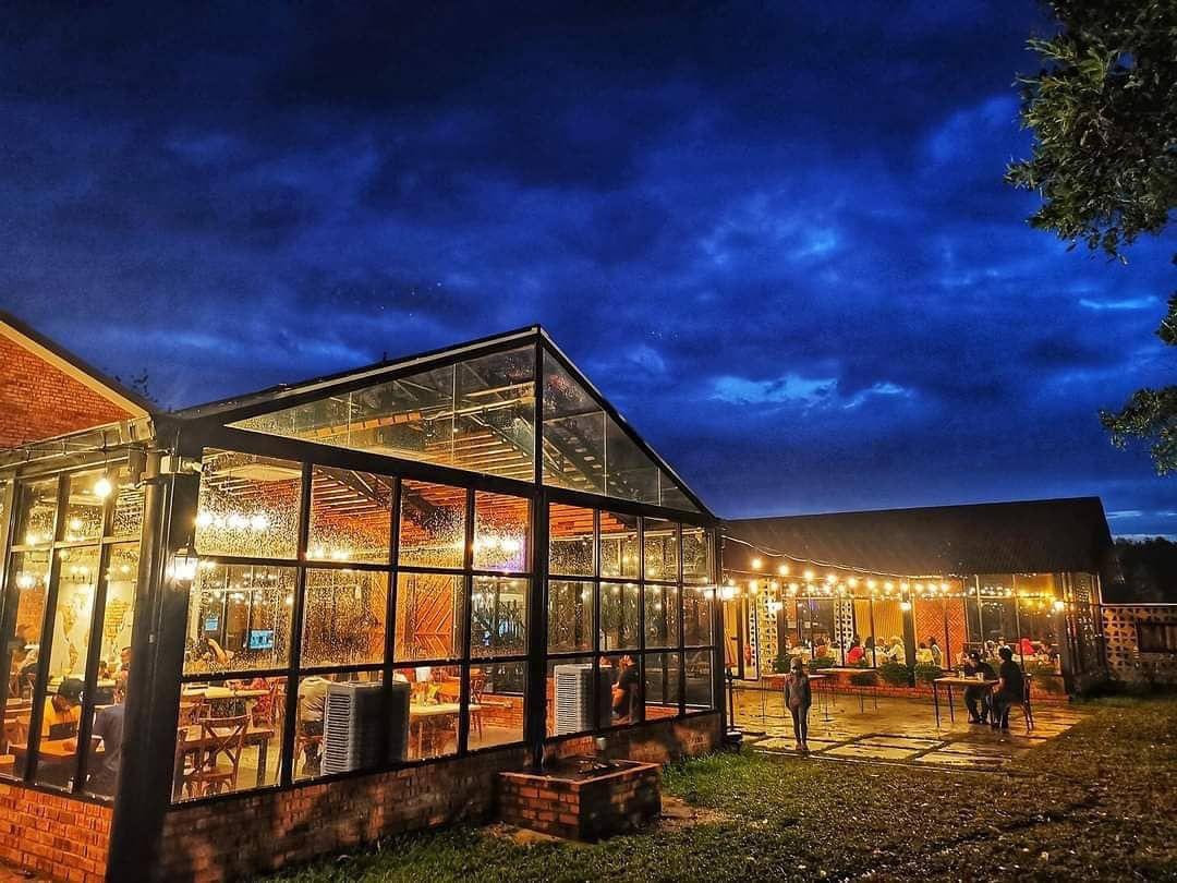TourismMalaysia's tweet photo. No walls to block your lighting for your Instagram food aesthetic shot!
📍 Gastrohub Restaurant &amp; Cafe, Nilai Negeri Sembilan

📷 https://t.co/bRN70FHdhX
https://t.co/ZIarcI87e8

#MalaysiaTrulyAsia #StaySafe #DreamMalaysia #JomTeghojahNismilan #VisitNegeriSembilan https://t.co/JIPO7lQgnZ