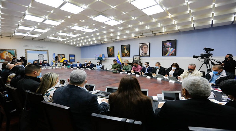 VTVcanal8's tweet photo. Presidente Maduro evaluó líneas estratégicas 2021 en Consejo de Ministros N° 556 en Miraflores

#SoberaníaEsPoderPopular

https://t.co/QBS3D02pZP https://t.co/cYpVnawywO