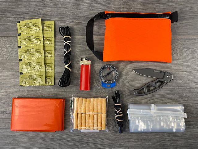 EliteSuperviven's tweet photo. Minikit de supervivencia de último recurso: https://t.co/djb6d1a5SN