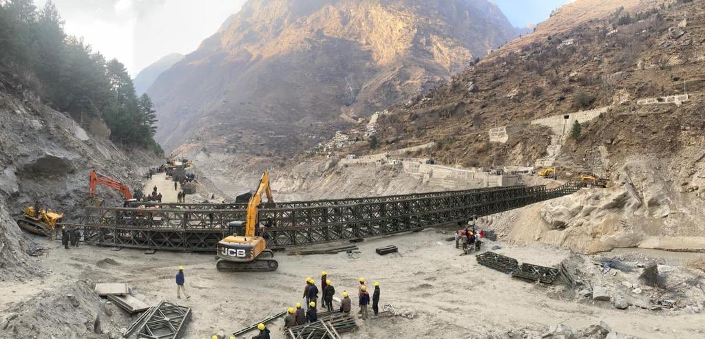 manjeetnegilive's tweet photo. Construction of Bailey bridge at #Rainivillage on #Joshimath -Malari road is likely to be completed by Friday ie 05 Mar by ⁦@BROindia⁩ https://t.co/BWSDsp0QYe