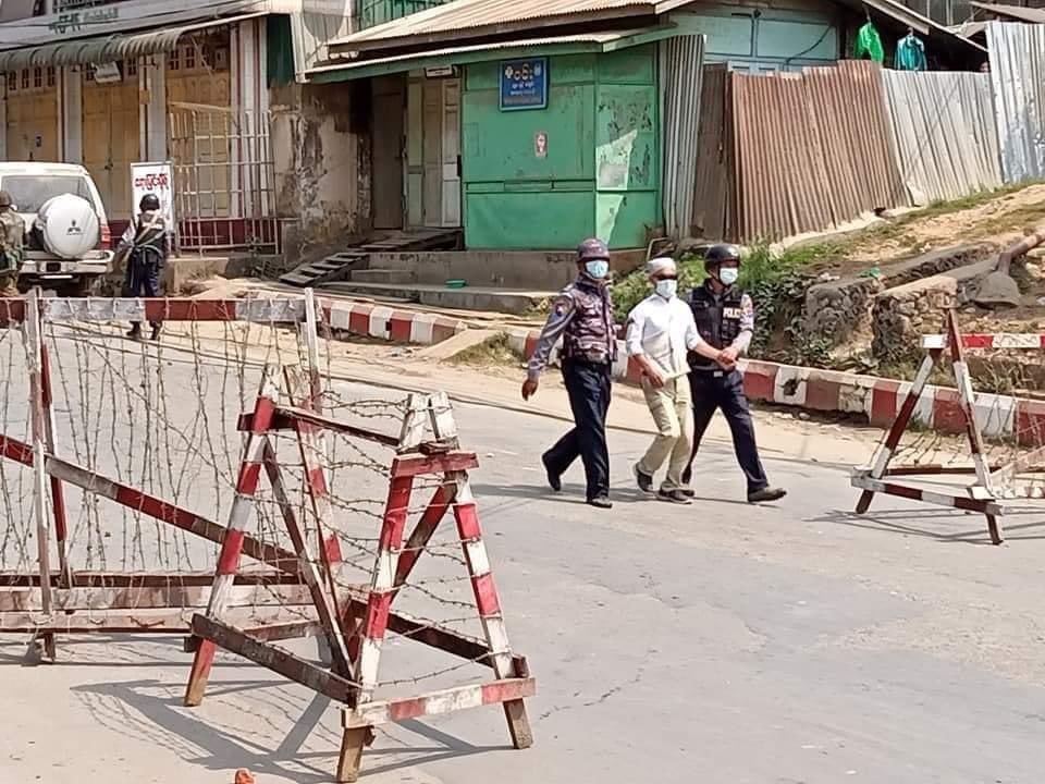 Phoetharr45's tweet photo. One person was killed in Hpakant, Kachin State. There are about 200 gunshots. Many people were arrested. #WhatsHappeningInMyanmar #Mar3Coup https://t.co/PNRYgKcgFb