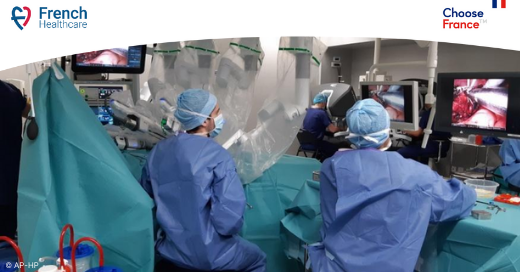 🇫🇷 The #urology team carried out in January 2021 its first fully #robotic intracorporeal renal self-transplantation under the direction of the Dr @ParierBastien, in collaboration with Dr @CLebacle at Bicêtre @APHP hospital. Press release➡️bit.ly/3dYWWSi #FrenchHealthcare