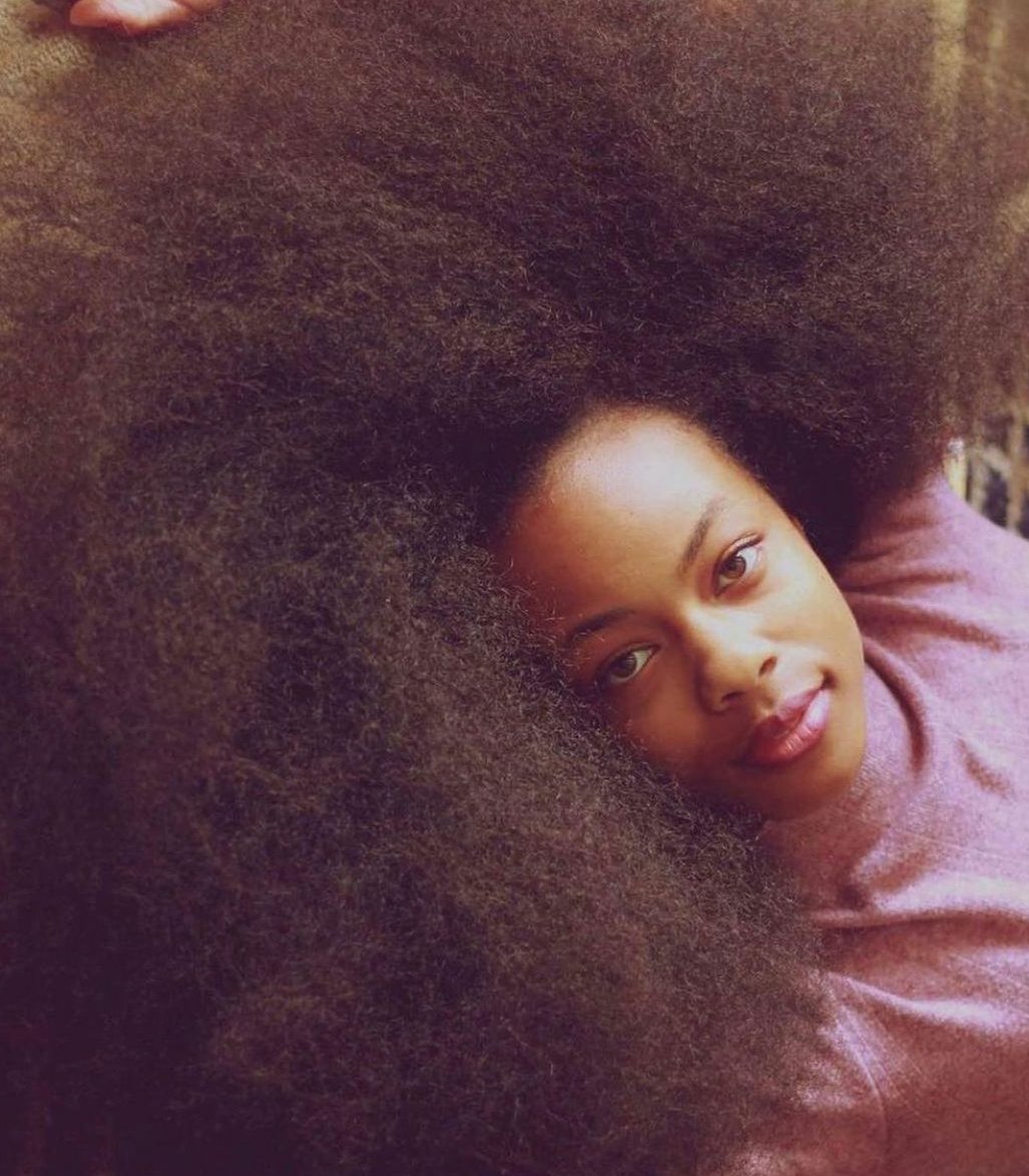 maya_fiary's tweet image. Quote this tweet with a pic of your natural hair.