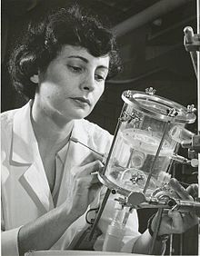 SteveYangMD's tweet photo. On March 2 in 1928, Nina Starr Braunwald, the first female cardiac surgeon, was born. She led the first team to replace a human heart valve (that she also designed), first woman certified by the American Board of Thoracic Surgery and first woman elected to the AATS. https://t.co/yAVKqGJGc9