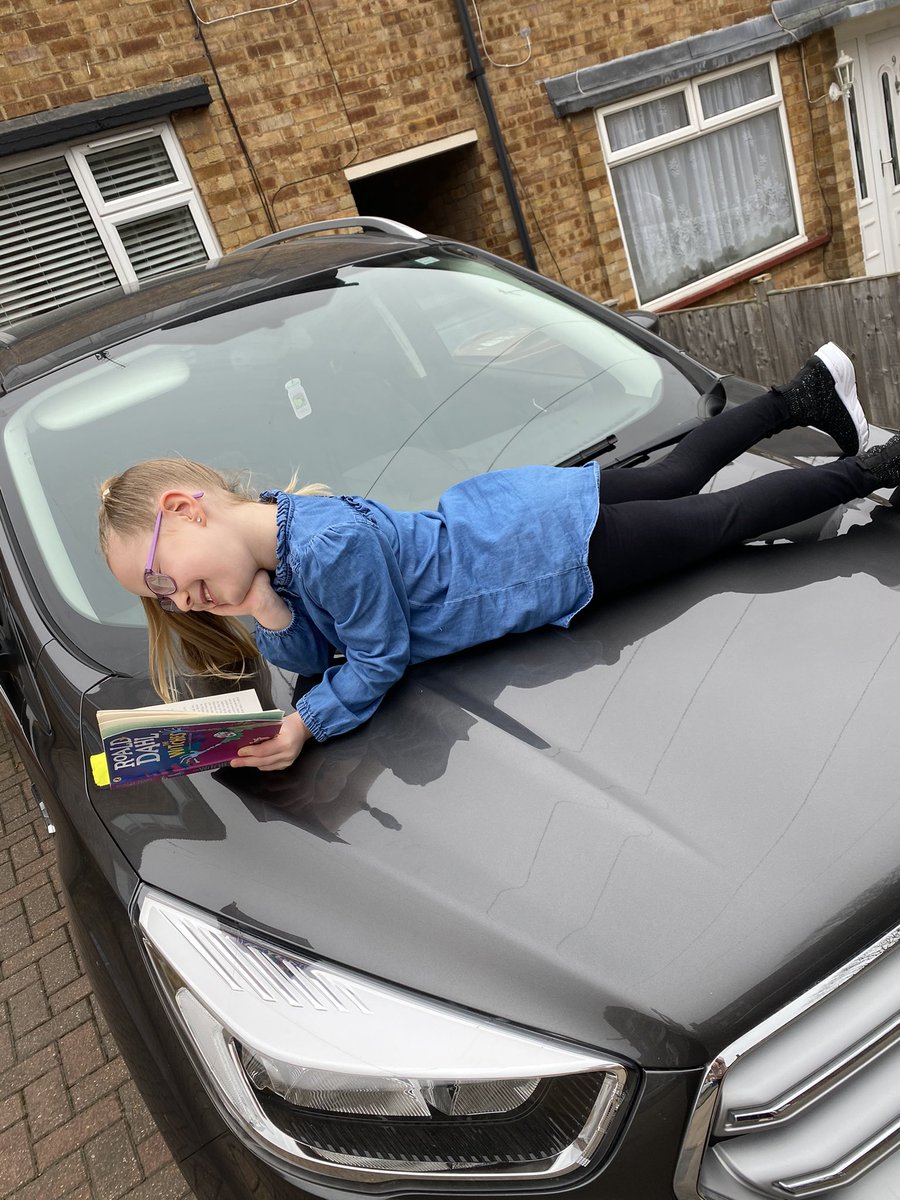 1987_hasler's tweet photo. Hallies extreme reading! #worldbookday @HeathSomers @SHPS_Year2 https://t.co/WgCmKR6QFb