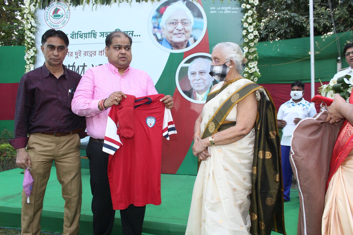 Mohun_Bagan's tweet photo. Club management has announced today that main entrance of Mohun Bagan club to be named after late Chuni Goswami and the upcoming club gymnasium to be named after late Pradip Kumar Banerjee to pay tribute to these legendary players
💚❤

#JoyMohunBagan
#Mariners https://t.co/FUG8HYXcvM