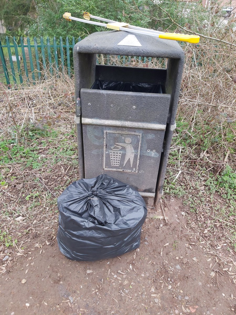 That's 5 bags full of litter picked up from all the paths around the side and back of kingsway park this morning that I could reach. Come on guys we are better than this. Its definitely looking a lot better now. We need to look after our open spaces especially now more than ever.