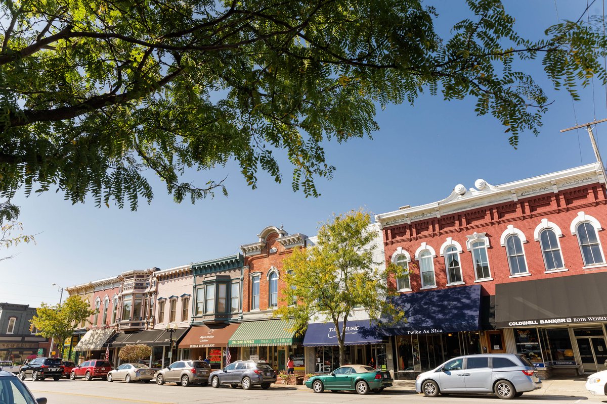 TOS_Mitchell's tweet photo. Do you own or manage a small business that has been affected by #COVID19? Check out the resources available to you on the @Indiana_EDC website: https://t.co/Bcl0GvaOm0 #ShopSmall #HoosierStrong https://t.co/ocy4viQths