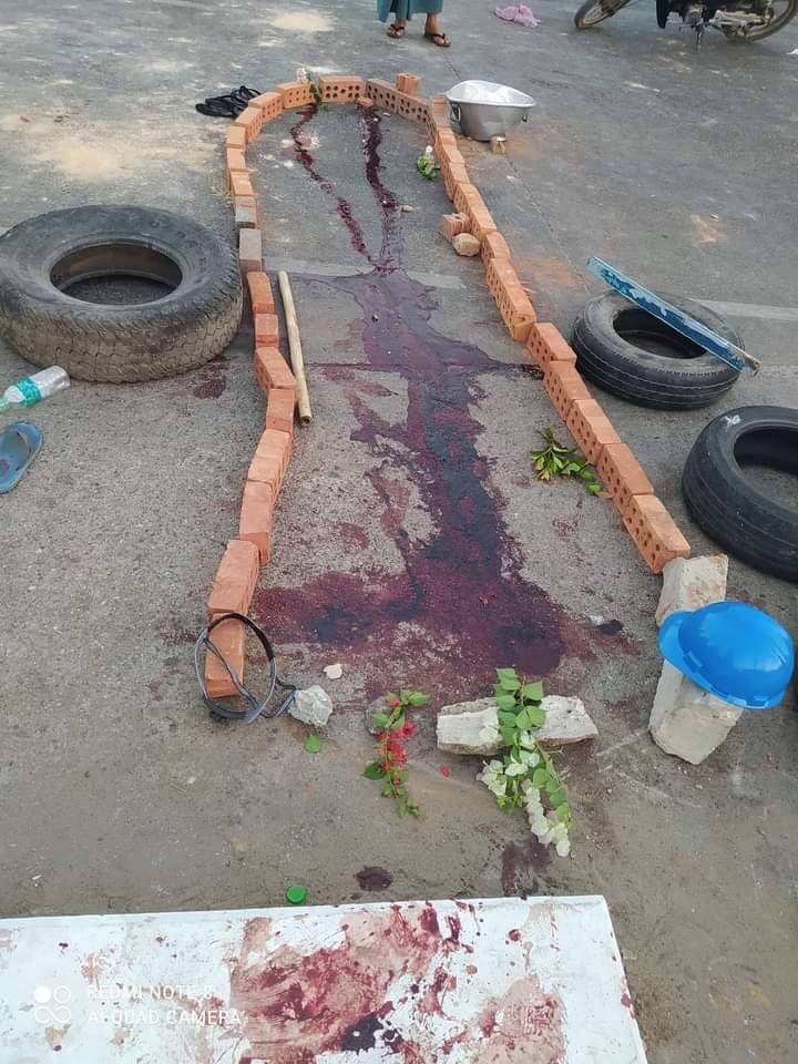 MarySengKham1's tweet photo. @SiobhanRobbins Location :North Dagon Myanmar  Time :6:44 pm. (11 protestors die because the military use machine guns fire 100 bullets all over the place)myanmar is totally bloody now.please help us immediately 🩸 🩸 https://t.co/5CudS6t9aX
