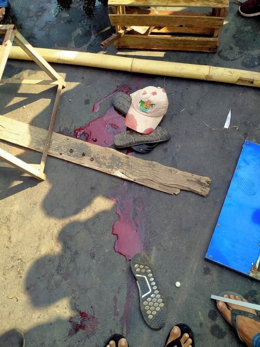 MarySengKham1's tweet photo. @SiobhanRobbins Location :North Dagon Myanmar  Time :6:44 pm. (11 protestors die because the military use machine guns fire 100 bullets all over the place)myanmar is totally bloody now.please help us immediately 🩸 🩸 https://t.co/5CudS6t9aX