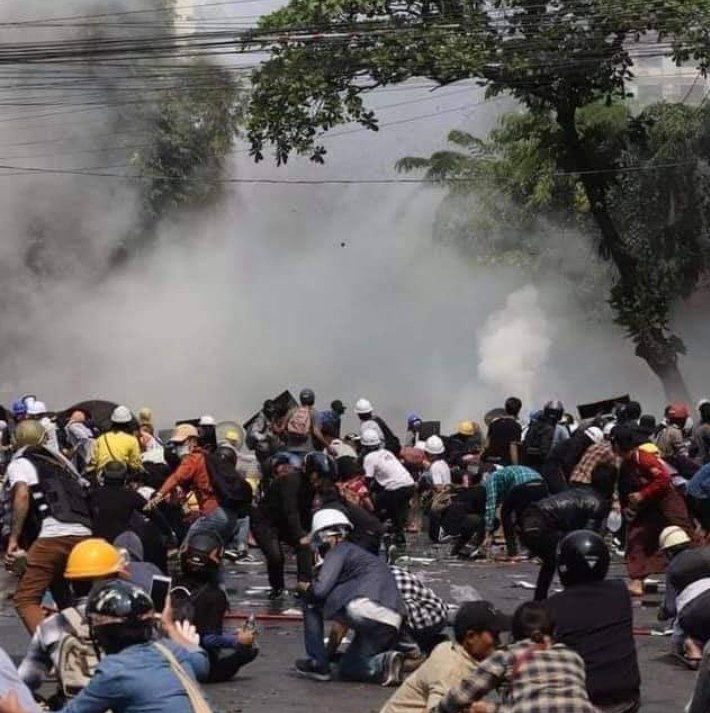 #NorthOkkalapa Township 
The military terrrorists raiding the protestors and civilians like a battlefield .Terrorists incinerate in housing estate and shot by the real gun and sniper. <a href="/BBCWorld/">BBC News (World)</a> 
#WhatsHappeningInMyanmar 
#March3Coup