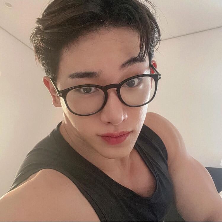 kyunfinity's tweet photo. this changkyun           with       this wonho https://t.co/Gp9HhNI3GH