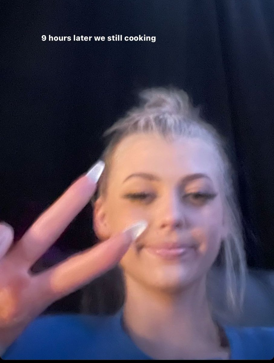 beechsloth's tweet image. CAN WE ALL STFU AND TALK ABT HOW GORGEOUS IS SHE IN THIS PIC???
#angelsarebeautiful #angelsarebeatiful #angelsquad #lorengrayedits #lorengray #lorengraybeechedit #angelsquadforever #showyourhalo @iamlorengray