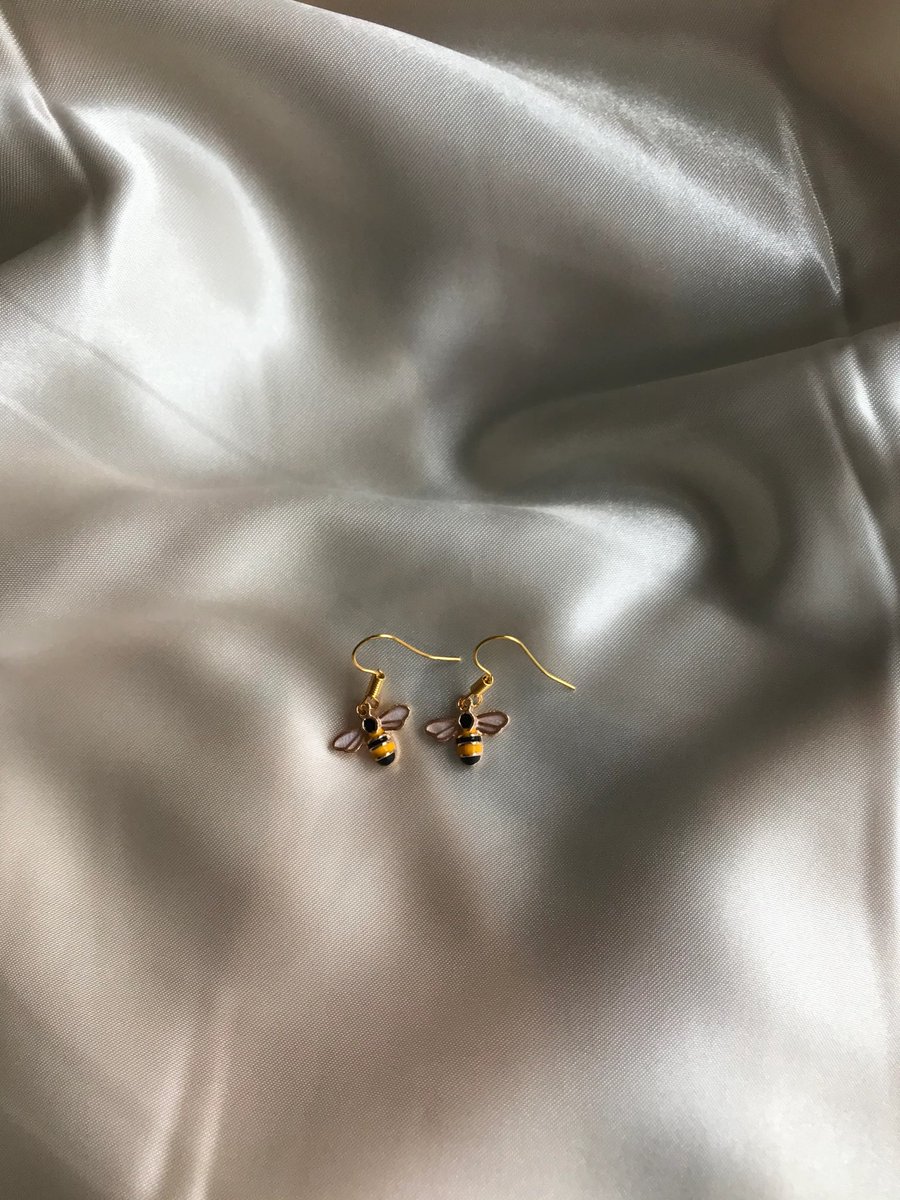 Boucles d’oreilles miel d’automnes     Fait avec ❤️ ~ Disponible dès maintenant sur notre site internet !