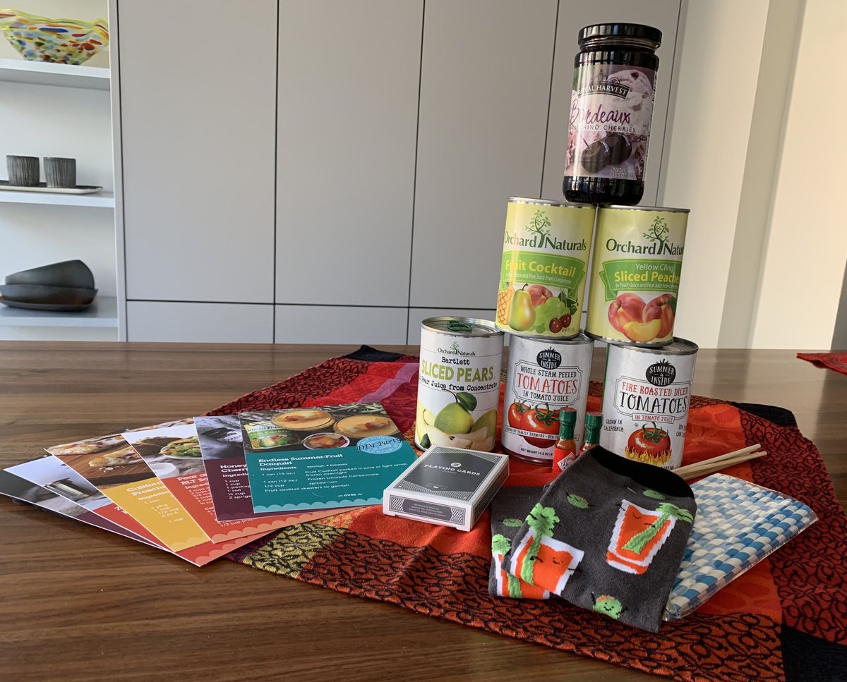 lesliebonci's tweet photo. #ActiveAdvice-Produce in a bottle or can is easy, safe,affordable delicious and nutritious way to add @Fruits_Veggies #haveaplant to your eating plan. TY @pacificcoastproducers1971 @pcoastpfan #cagrown #thankafarmer #thosesocksrock #producetoperform #canfan #fuelsofengagement https://t.co/y1KcgxfZJn