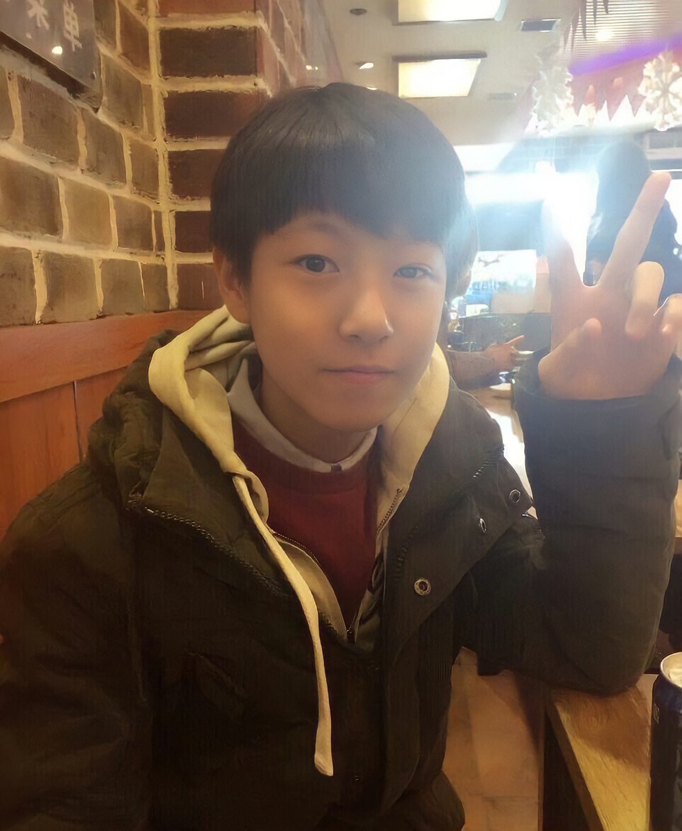 photo is the most cute and adorable photo of renjun #30DAYS_RENJUN_CHALLENG...