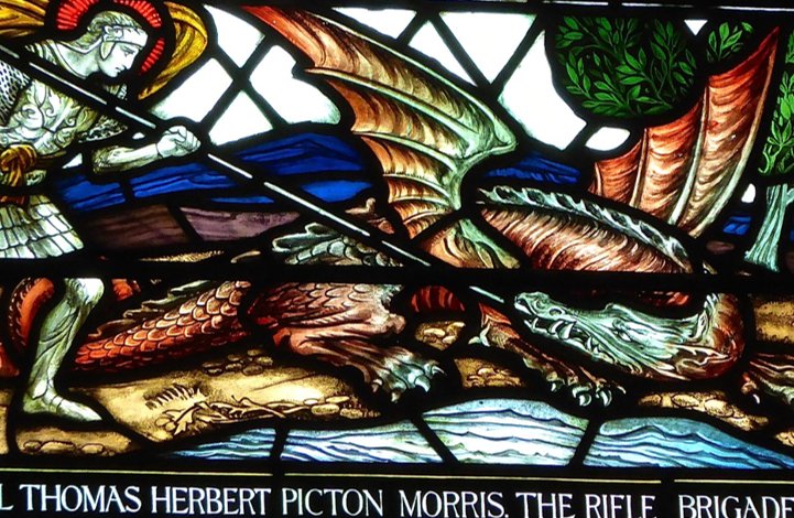 St George and the Dragon @hospitalofstx @friends_cross @StFaithsParish  
Powell & Sons, 1917
#DragonsInChurches #AnimalsInChurchesHour 
@BSMGP @EngChurchPics @Countrymaned @LandscapeIan @glassolalia @WorshipGlaziers @johnevigar