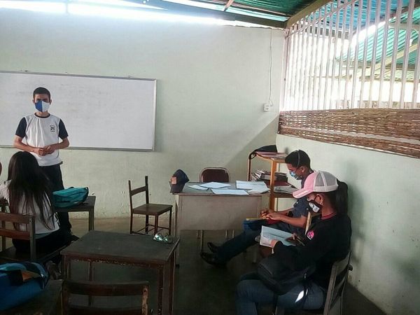 Uesimonr28's tweet photo. socialización con los y las estudiantes en cuanto al proyecto socio-comunitario.
Docentes: Lery Guerra, Francisco Viloria.
Tutor Cbit Los Potreros: Rosant Vargas.
Defensora Estudiantil: Laydimar Soler. https://t.co/lZVHJGmxGc
