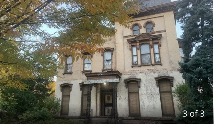  #Thread: Aight so boom . I see this house listing on  @zillow. I recognize it immediately. I’ve seen it during my walks in Brooklyn. The price tag is WILD. I’m wondering, “Why is this so much $$?”(If you know the house...don’t give it away until I’m done with the thread.