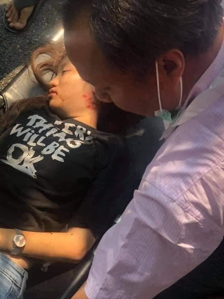 "Semuanya akan baik-baik saja", Tulisan dalam baju Angel yang berusia 19 tahun, dia seorang penari dan juara taekwondo yg tertembak Mati saat bergabung  aksi demo anti-kudeta di Myanmar pada hari Rabu.

#RIP