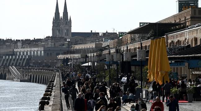 20minutesbord's tweet photo. Coronavirus à Bordeaux : La consommation d’alcool interdite sur les quais pour limiter les attroupements https://t.co/q0ZhREGJXd via @20minutesBord https://t.co/bRHnILGxyU