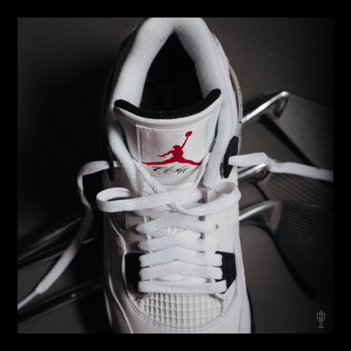 TrophyRoomStore's tweet photo. ONLINE RAFFLE 🚨

@Jumpman23 4 Retro Golf

‘White Cement’

Men’s $220

E-MAIL ENTRY
👇👇👇
https://t.co/GjATTrO91E
#TROPHYROOM 🏆‼️ https://t.co/w8XsbFrx1W