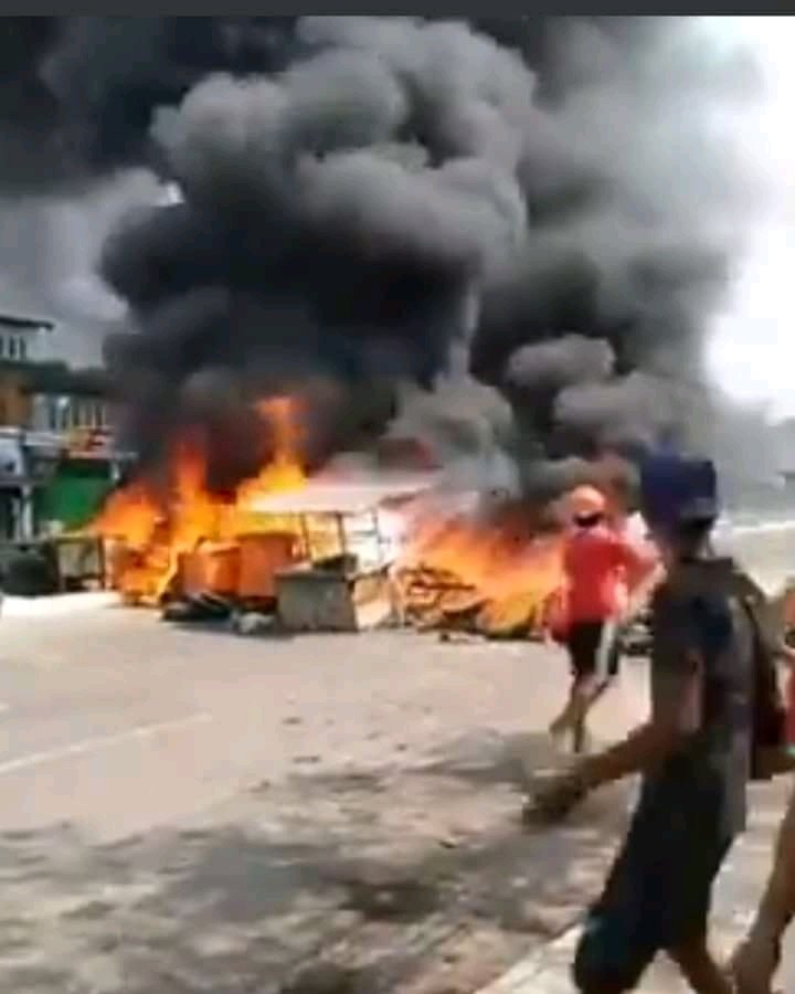 ChawThinzar14's tweet photo. Our Country has no place to complaint despite seeing murders ๐
#Mar3Coup
#WeNeedR2PIn
#WhatsHappeningInMyanmar
Justice For Myanmar!! https://t.co/I6nD8ewb9t