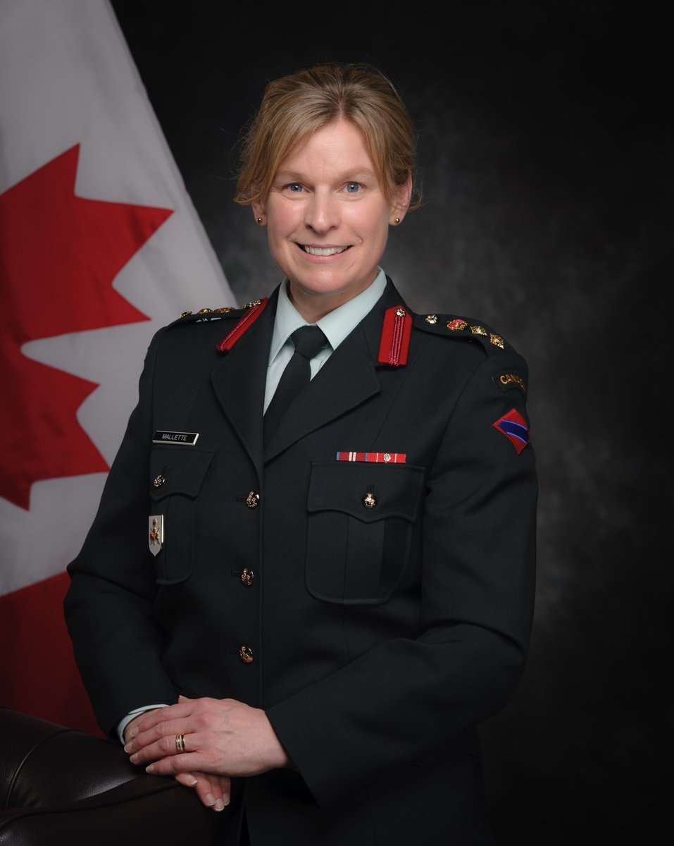 Un étudiant sur PSN 13, Col Eve Mallette, rejoint les FAC il y a près de 28 ans - déjà! Fière de servir le Canada et de faire partie du Service royal de la logistique du Canada et de la communauté financière. #IWD2021