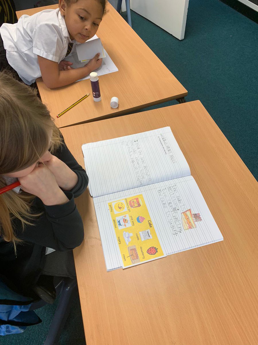 goldsmithwalsal's tweet photo. 🖊 ✍🏻 👨🏾‍🏫 Wow! Year 1 are being creative and communicating clearly, just two of the many ASPIRE characteristics and learner skills they display, everyday! Stunning descriptive sentences here! 💫⭐️🌟⭐️💫#year1 #creativity #WATLearnsLive #VCOP @WinAcadTrust https://t.co/VLUdYVUG7z