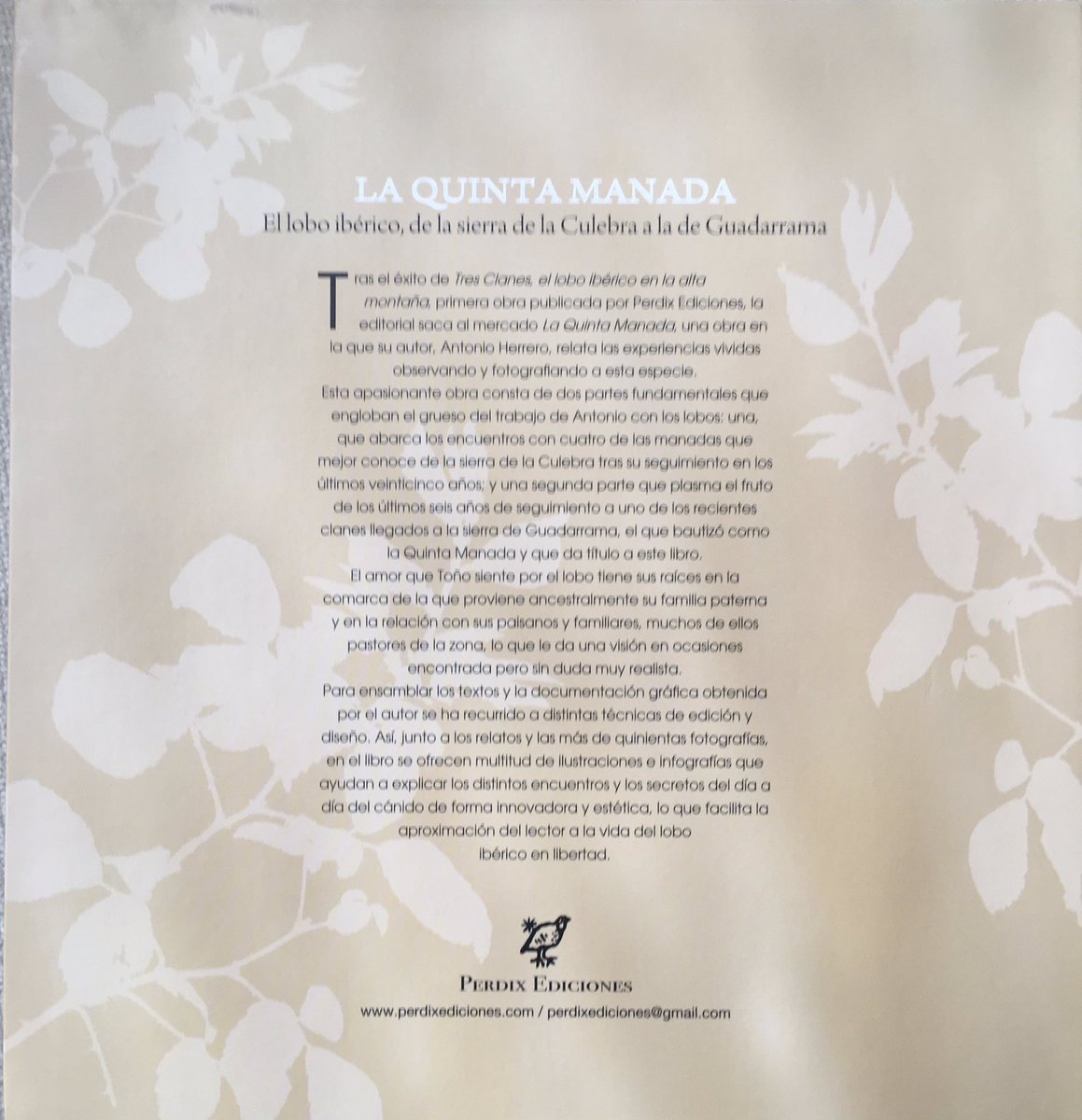 librosdecaza's tweet photo. #librosdecaza «La Quinta Manada», de Antonio Herrero, publicado por Perdix, con el seguimiento que se ha hecho de una manada de lobos en Guadarrama. Fundamental trabajo para conocer la evolución del lobo en España https://t.co/QrDabfkYr5