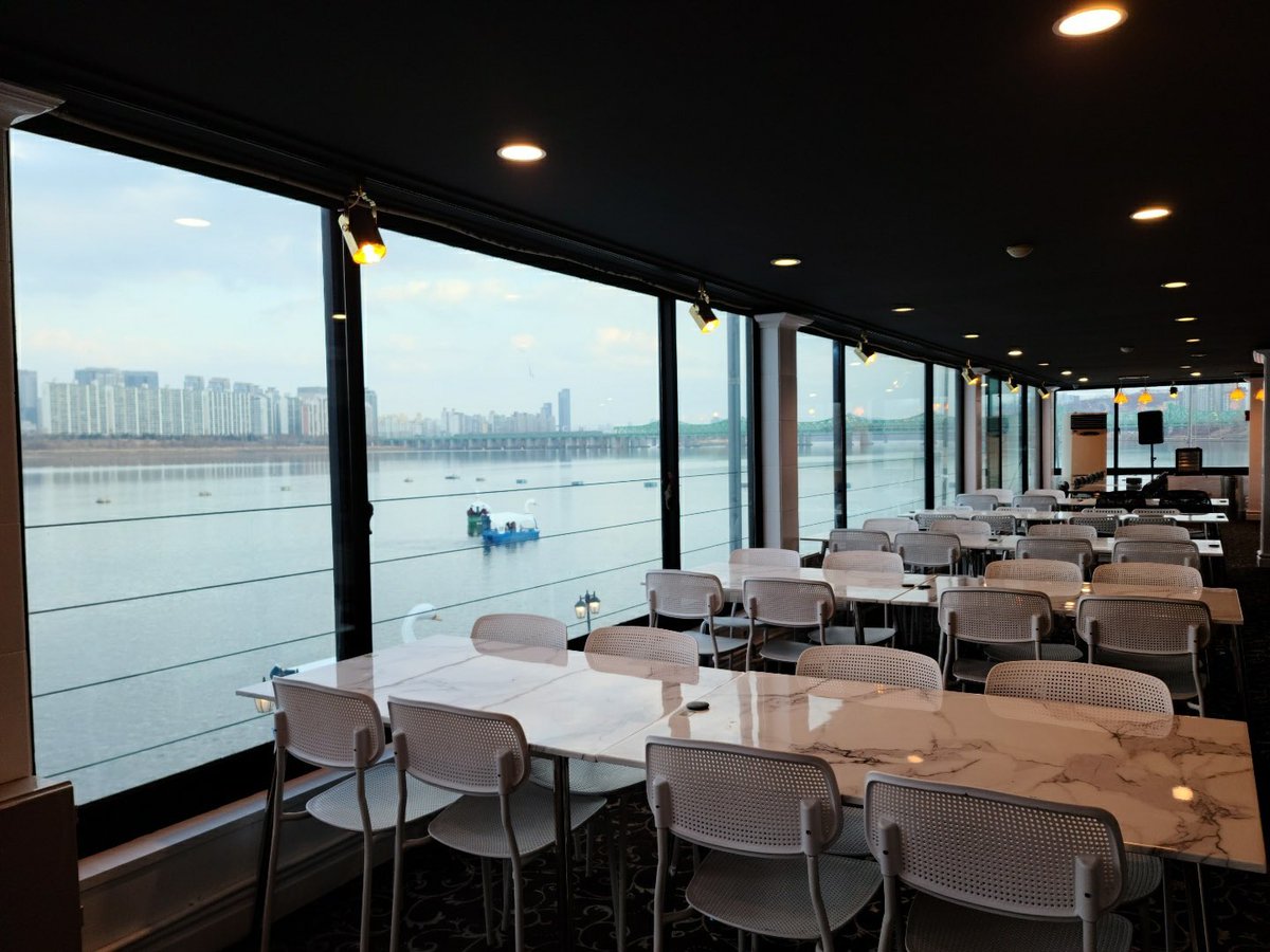 한강에 위치한 공연 및 세미나 장소 대관
#한강파라다이스 #유엔아이 #비대면공연장 #공연 #세미나 #전시 #행사 #공연장대관