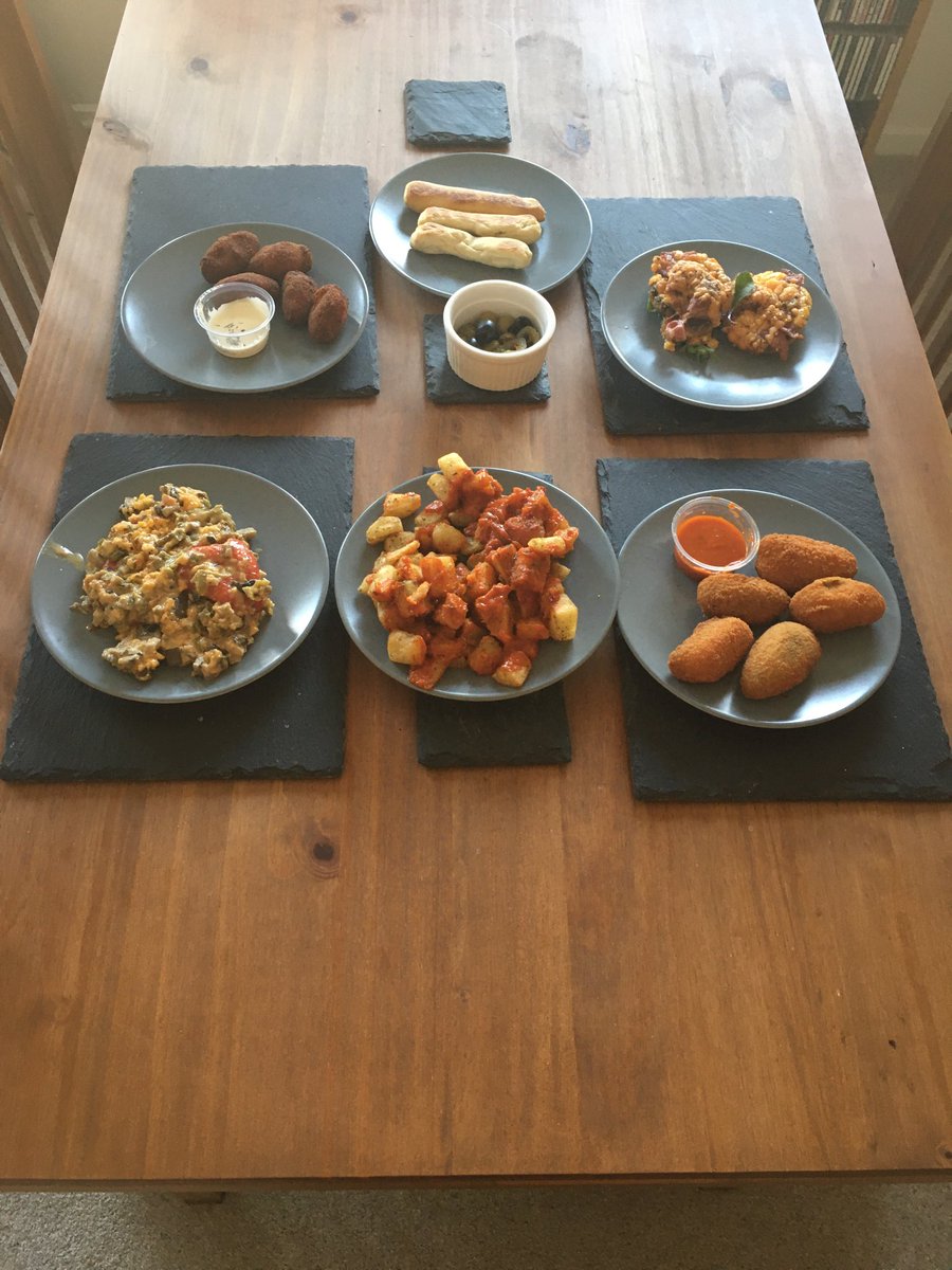 😍Tasty Tapas is a Wednesday Winner! 😍

We're open from 4pm for takeaway collection and delivery orders 

With all our lockdown offers like 20% off all food! 

Please phone:  01132666946 from 3pm 

Gracias 😊