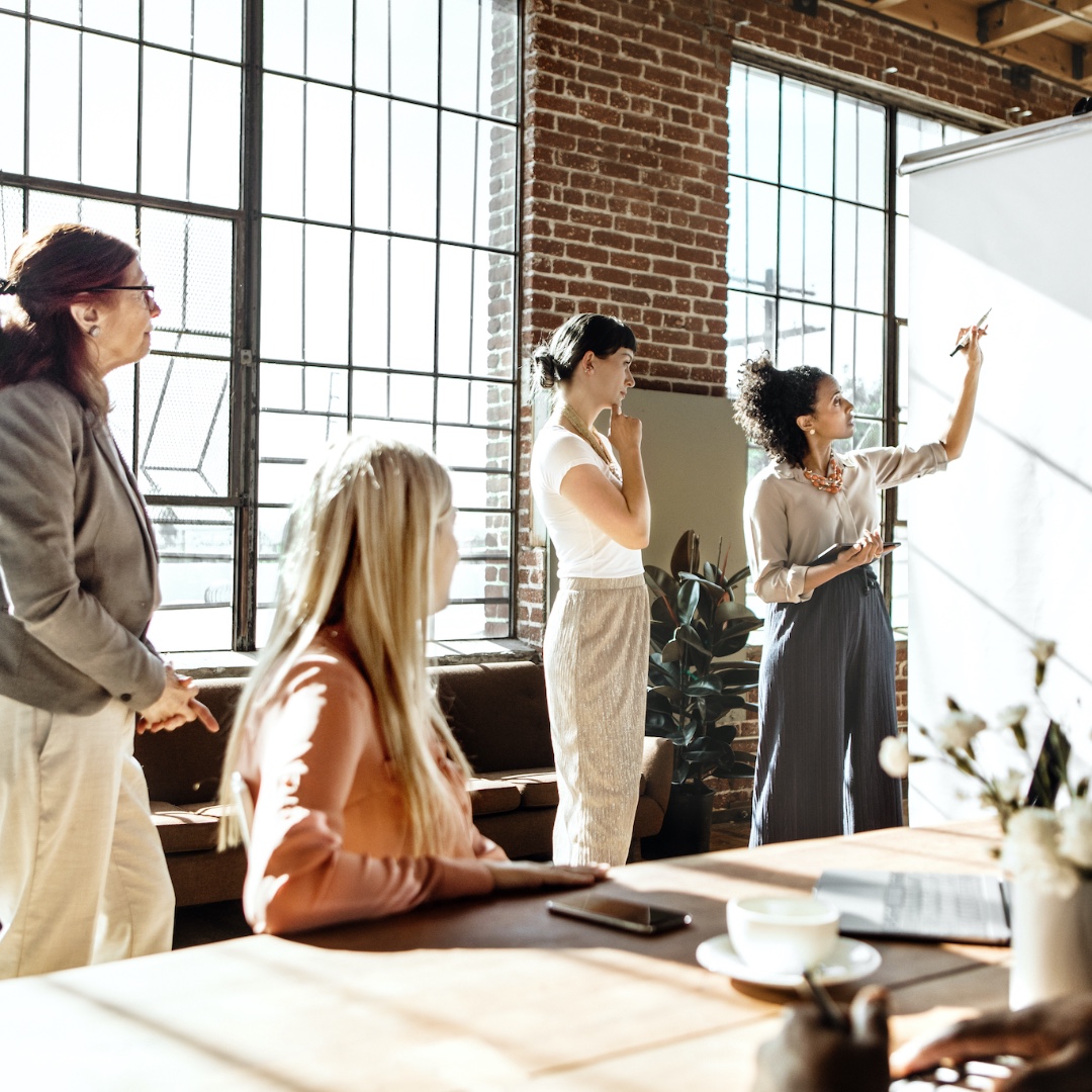 Paynorthlane's tweet photo. We’re at your side from day one – your support team is made up of #payments experts who average 15+ years of experience. https://t.co/OdVeVdncrf #paynorthlane https://t.co/Qg5W6ytOOS