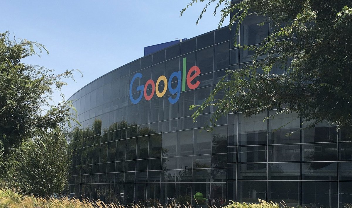 NewsBellApp's tweet photo. #Google will stop #browsercookies, which they use to collect information about your interest and showing user browsing history relevant advertisements. https://t.co/Bh772jspRs