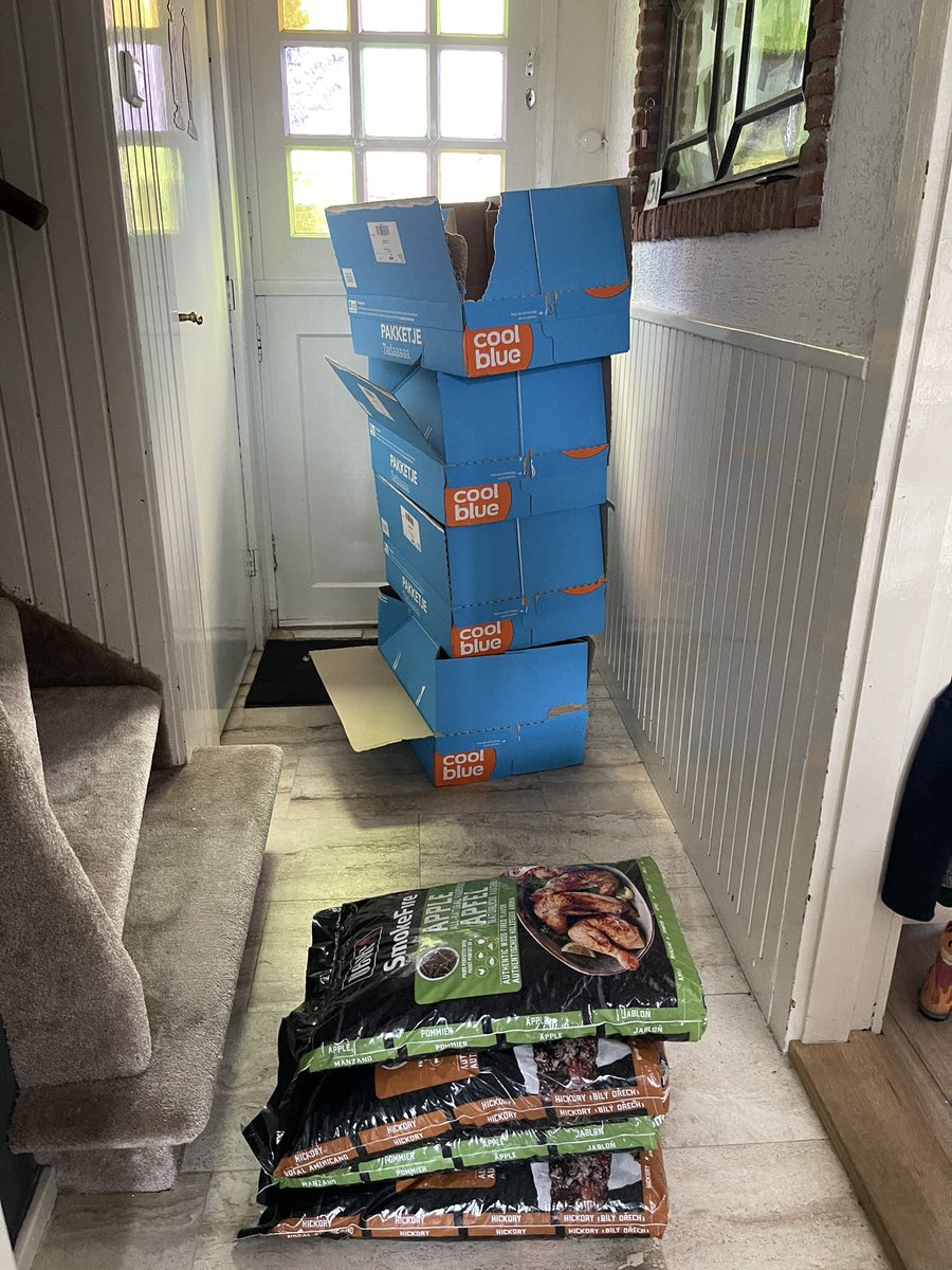 Hé <a href="/Coolblue_NL/">Coolblue</a> , 4 grote dozen voor 1 bestelling, kan dat niet wat duurzamer?