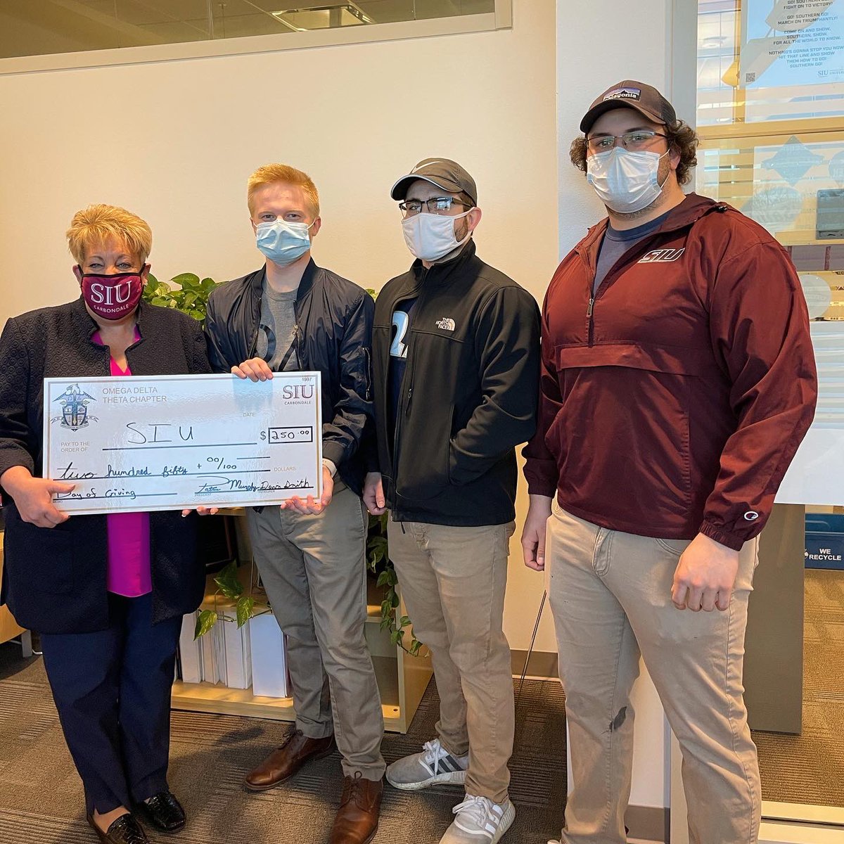 SIU_FSL's tweet photo. 💙💛 @OmegaDeltaSIU donated to the @SIUDeanStudents Saluki Cares Fund for @SIUFoundation’s #DayofGiving! https://t.co/bDUzwgP8Kd