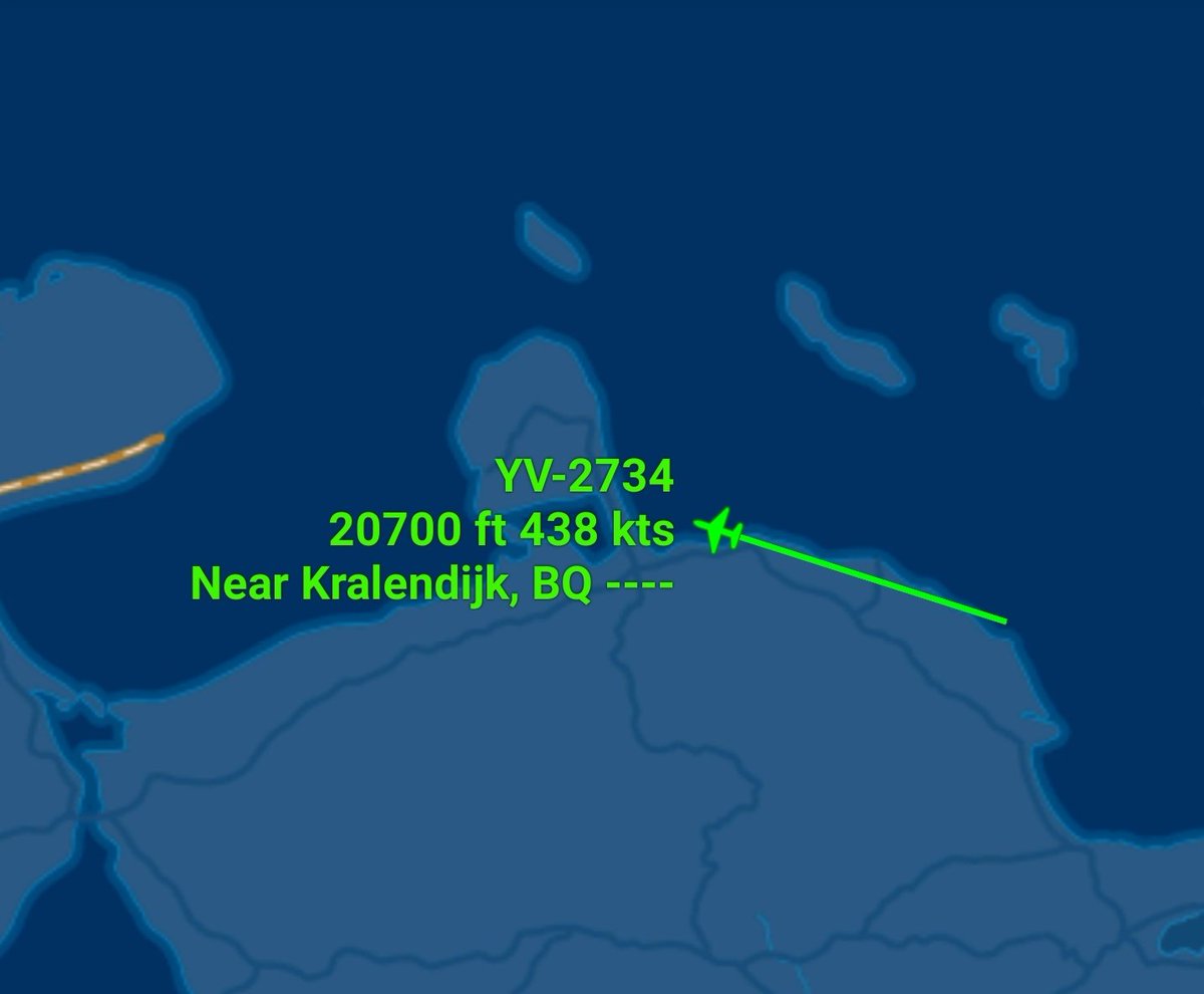 Arr3ch0's tweet photo. El sancionado LJ45 de PDVSA #YV2734 descendiendo en Punto Fijo #Ahora. https://t.co/HJWzorIU4p