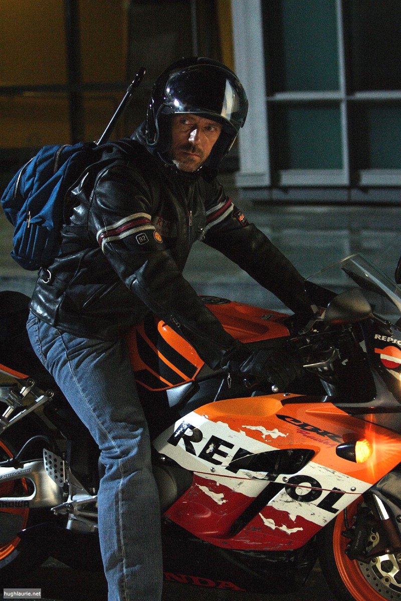 мотоцикл хауса. грегори хаус на мотоцикле. доктор байк. доктор байк. хью лори на мотоцикле.