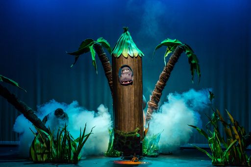 🦛 In their natural habitat (not the Milky Way, Sub-Saharan Africa where they belong!) Hippos can live up to 40 years! They like to spend 16 hours a day in the water, so they'd need a BIG swimming pool in their moon rocket.

#WorldWildlifeDay #FirstHippo

📷 The Other Richard