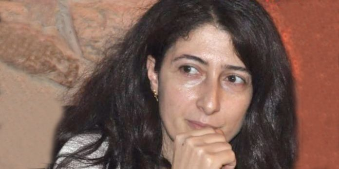 Vücudumda 898 yara vardı: Sıradan bir şeymiş gibi işkence yaptılar!

MİT tarafından kaçırıldıktan sonra Ankara’da acımasız şekilde 6 ay işkenceye maruz kalan Ayten Öztürk, dün mahkemede kendisine yapılan işkenceleri tekrar anlattı.

#iskenceraporu 

iskenceraporu.com/vucudumda-898-…