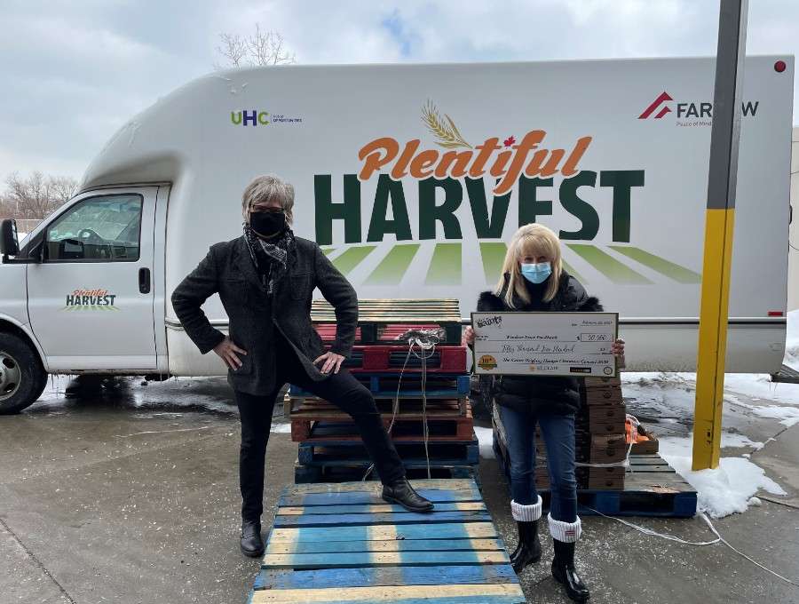 10th anniversary Sleighing Hunger Concert raises $80,000 for local food banks #yqg #FoodBank  stclaircollege.ca/news/2021/10th…