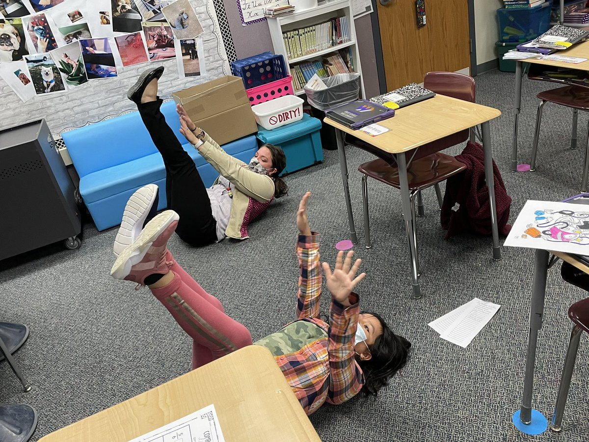 salzmanclass's tweet photo. When your brain break is so much fun the principal has no choice but to join in! #THISORTHAT @MWEwayne #wearewayne #fitthirdgraders https://t.co/AxrMDdb4bq