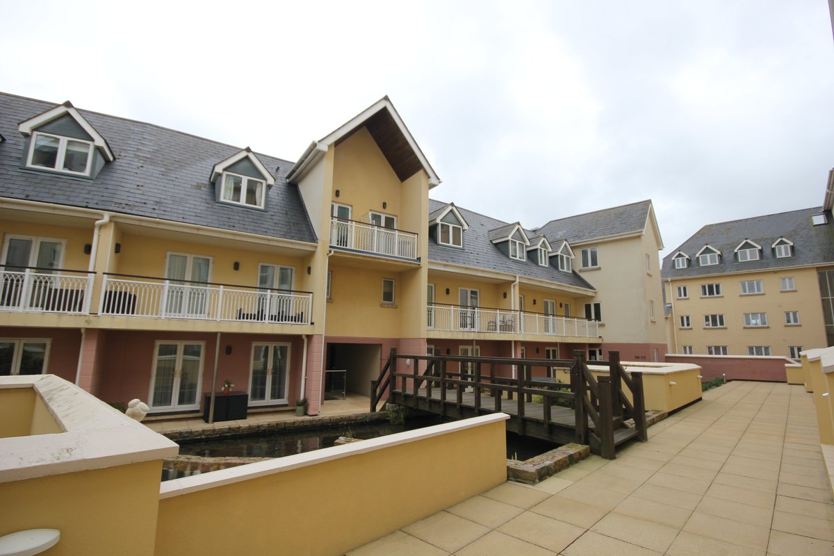 BenestEstates's tweet photo. Qualified/Entitled  £595,000 St Clement

3 bedrooms 2 bathrooms
Kitchen diner + study
2 balconies. Lift service
Prestigious development
High specification
2 secure parking spaces
https://t.co/BOFoqnFcBo https://t.co/jYPQPHFuy3