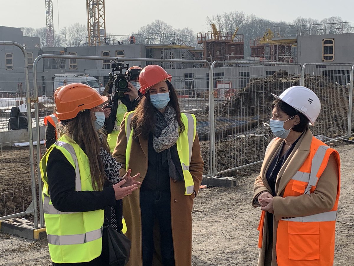 RousseauxArnaud's tweet photo. Merci à ⁦@GeMannarino⁩, Vice-Pres. du Départ. du Nord en charge de l’autonomie, pour sa visite sur le chantier des maisons @ama_vitae⁩, projet soutenu par le ⁦@departement59⁩. Le site web d’⁦@ama_vitae⁩ est maintenant en ligne : https://t.co/j5LFbv2F0M 😃 https://t.co/RlPsrJHuXc