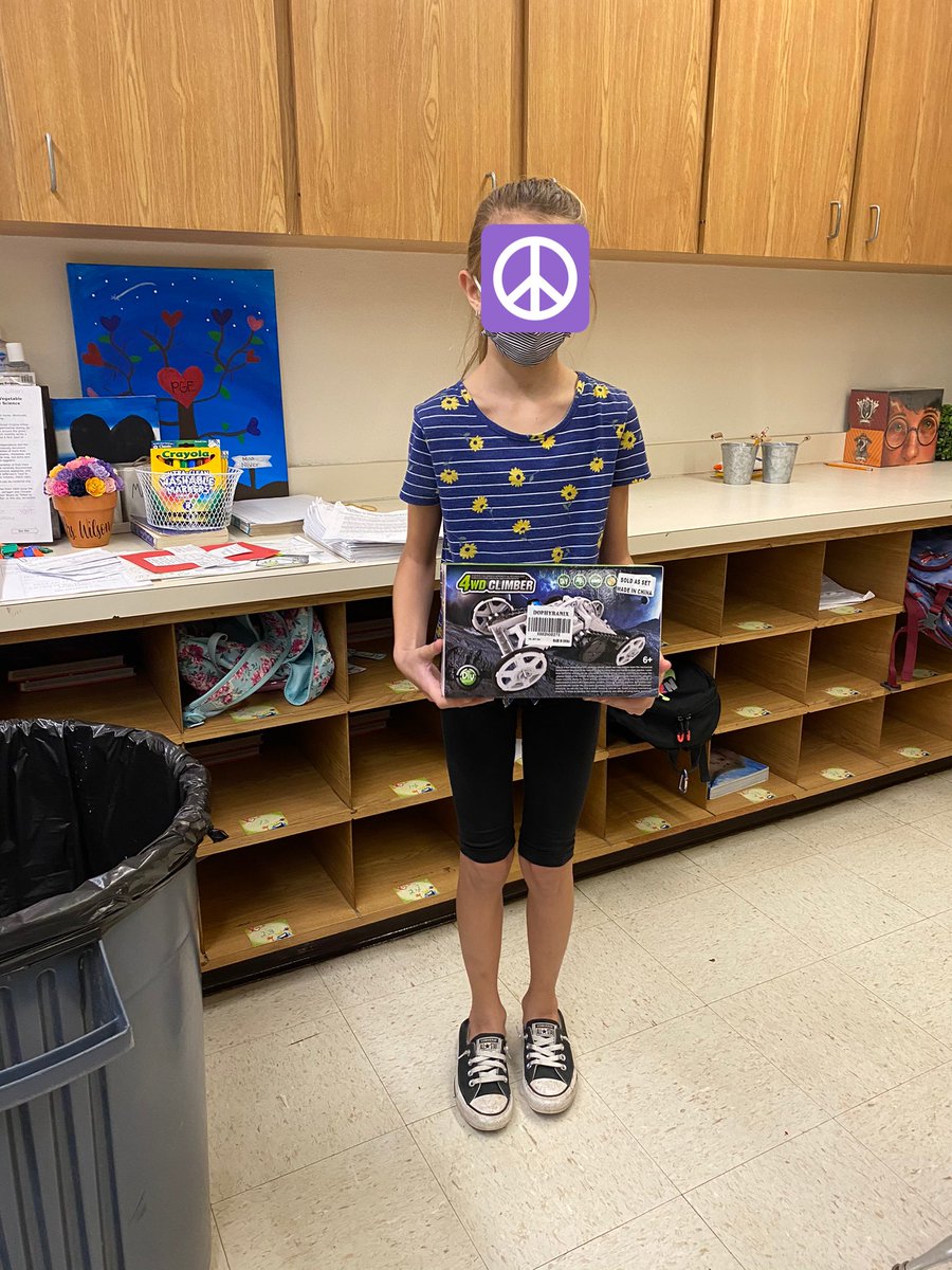 PGE students receive amazing science kits for attending our Title 1 Science Night!  Thank you to all who watched on Facebook and congratulations to our 5th grade presenters!#pgestarstudents@citrusschools